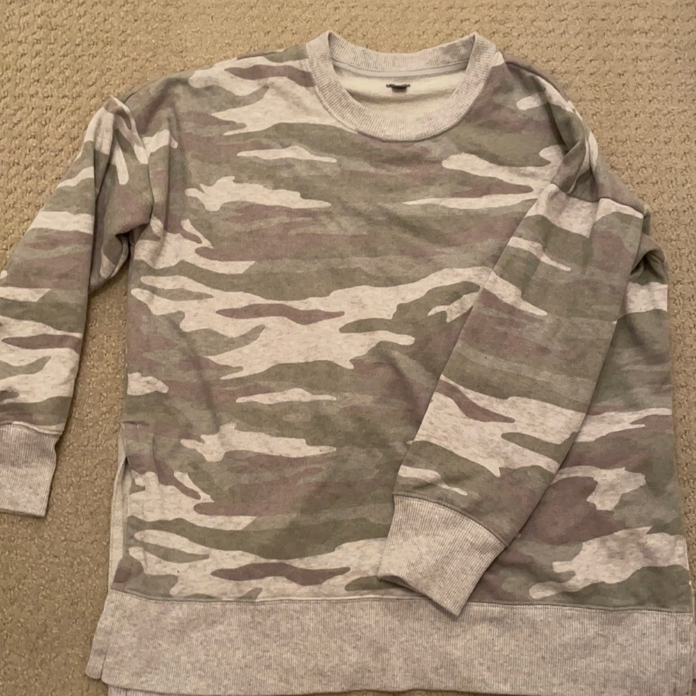 Aerie camouflage tunic sweater with side slots.